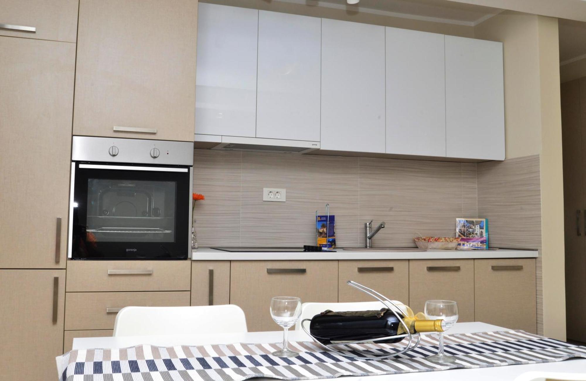 Bradasevic Tivat**** Апартаменти
