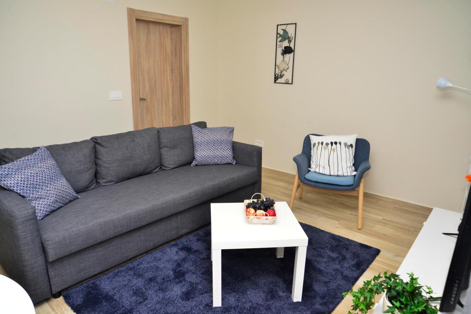 Bradasevic Tivat****