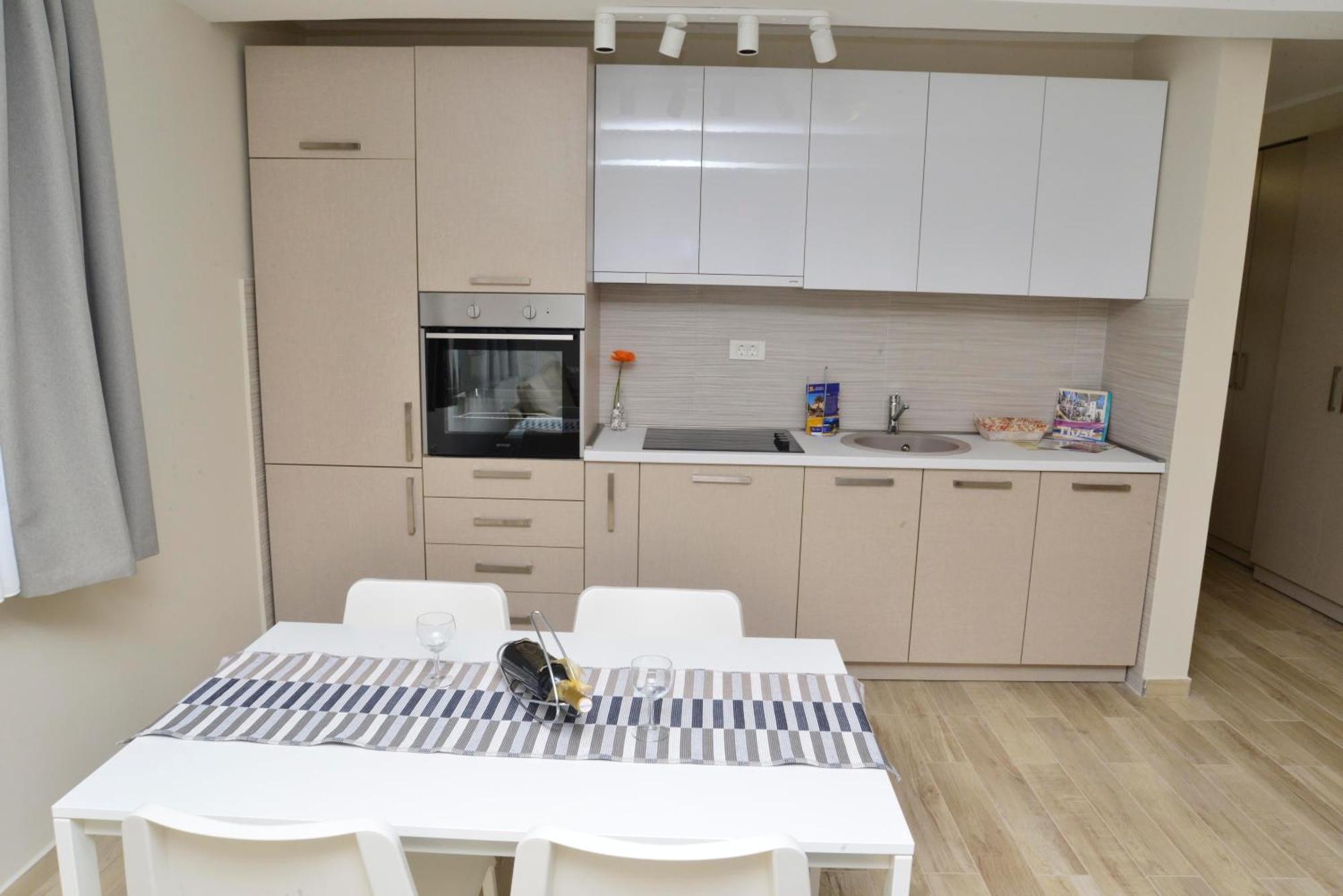 Bradasevic Tivat**** Тиват