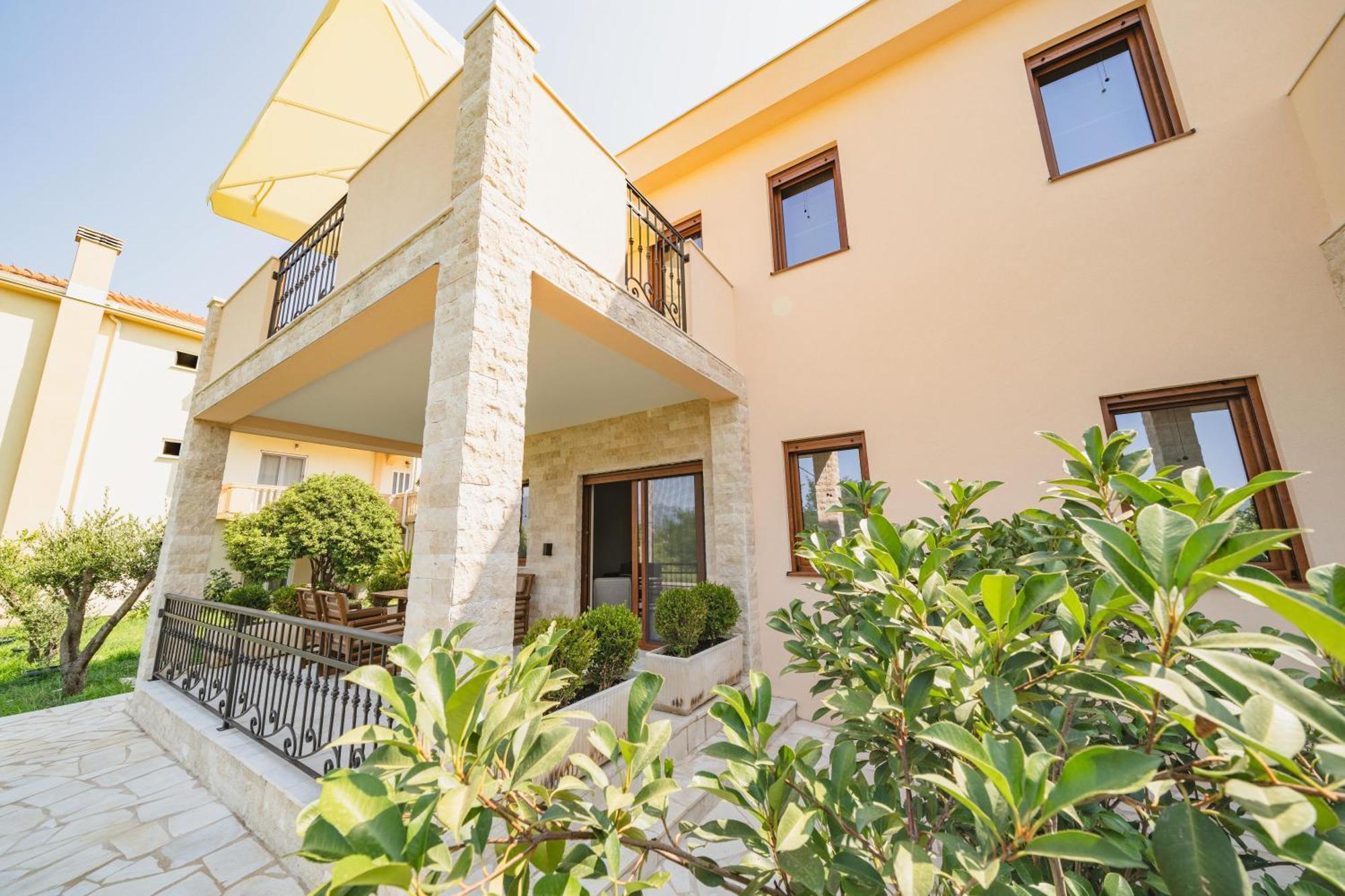 Bradasevic Tivat**** Апартаменти